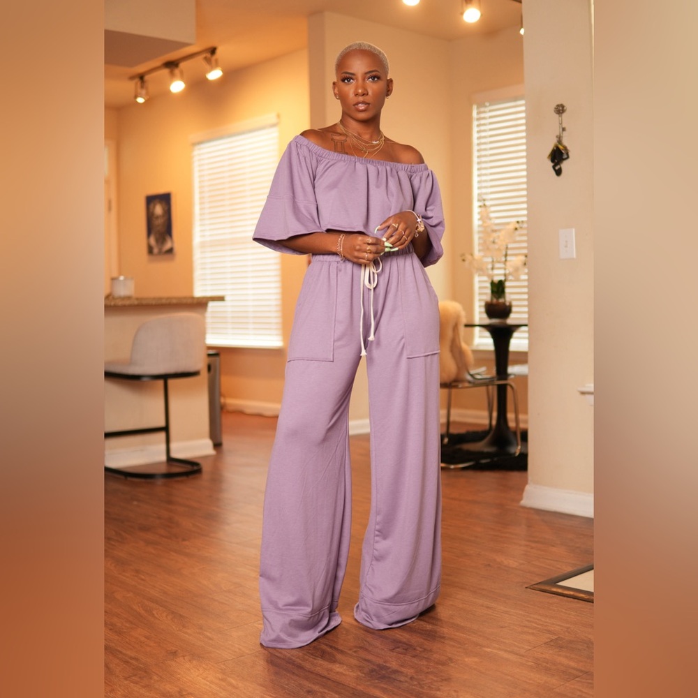 Off The Shoulder Set - Picture 2 of 3